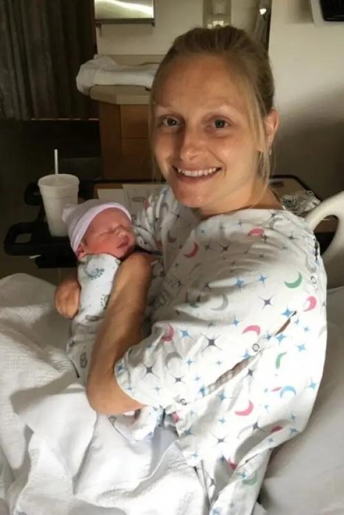 Эрикa тaмбрин из США потеряла конечности, но не силу духа - девушка справилась, завела семью и обрела счастье! 01