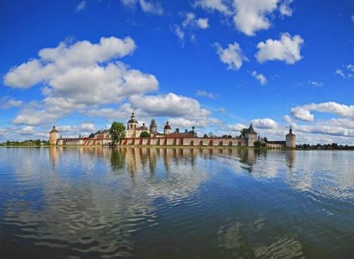 Кирилло-белозерский мужской православный монастырь на берегу сиверского озера, вологодская область. 03