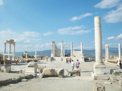 Памуккале - местность в Турции с геотермальными источниками, аналогов которым нет нигде в мире. 03