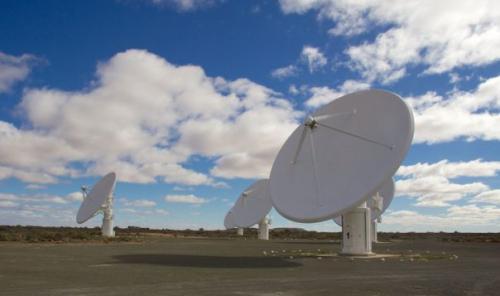 Радиотелескоп Meerkat сотни новых галактик открыл.