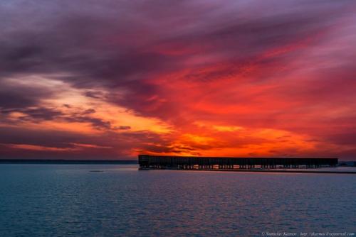 Озеро баскунчак.  Соль, закаты и поезда на воде. 09