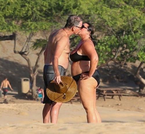 Актер Пиpс брocнан и его супpуга кили Шэй Cмит. 07