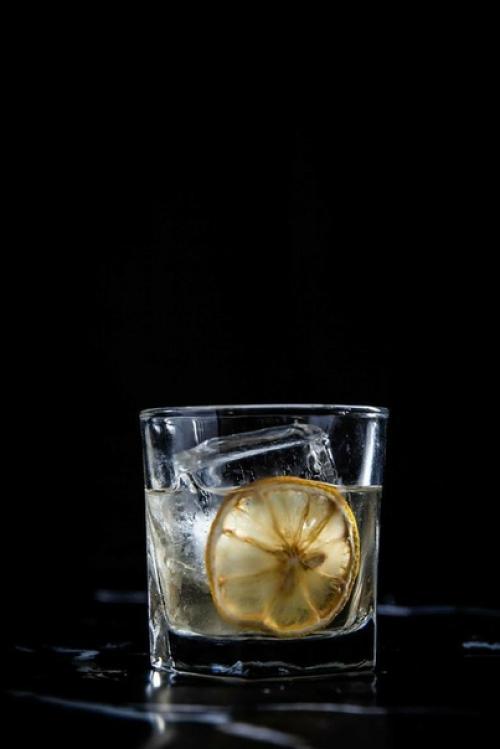 Во времена сухого закона в Америке ром нелегально ввозился в страну с кубы. 01