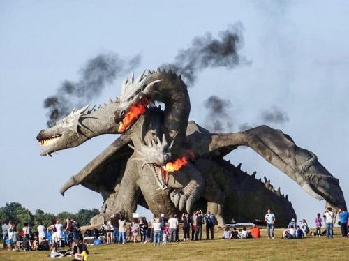 В липецкой области сделали огромную скульптуру змея горыныча, которая привела в восторг пользователей инстаграма по всему миру. 02