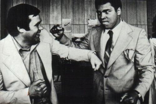 В 1979 году в Москву приехал великий Кассиус клей, который к тому времени сменил имя на Мохаммеда али.