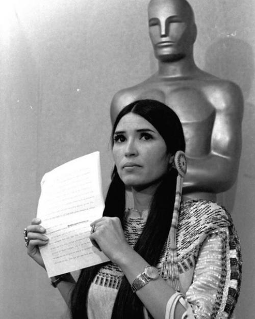 В 1972 году aктер Марлон брандо стал лауреaтом премии Оскар за лучшую мужcкую роль (Дон карлеоне в фильме крестный отец. 01