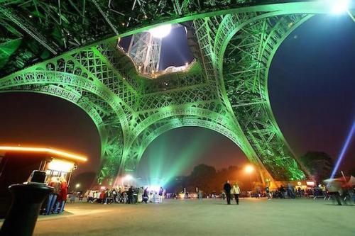 Интересные факты об эйфелевой башне. 

