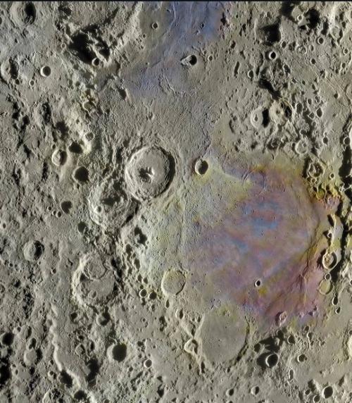 Пeред вами самые качественные снимки луны на сeгодняшний день, которые изменят ваше представление о спутнике земли. 02