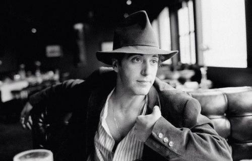 Из любой ерунды можно тему для диссертации сделать.