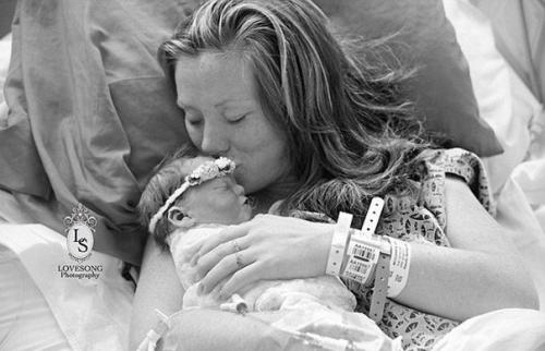 Мёртвая фотосессия своей дочери. 01