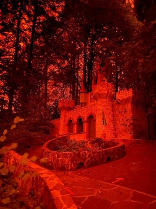 Нет, это не постеры к фильму про апокалипсис? 01