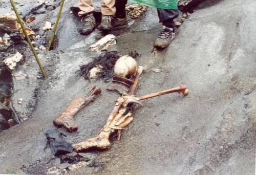 Озеро скелетов.  В районе индийской горы нанда - Деви раскинулся одноименный национальный парк. 02