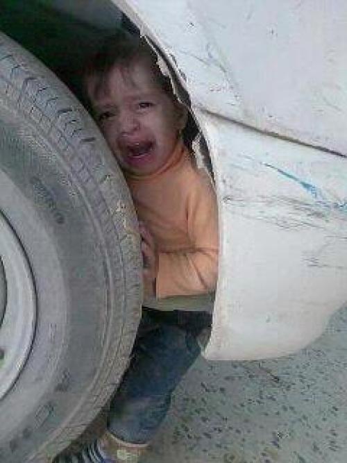 Пример того, почему вы должны осматривать свое транспортное средство, прежде чем отъезжать со стоянки!