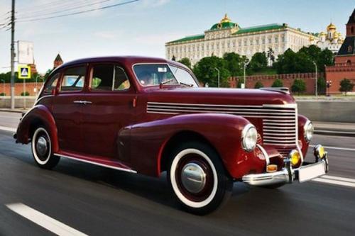 При разработке автомобиля Победа планировалось, что название машины будет родина.