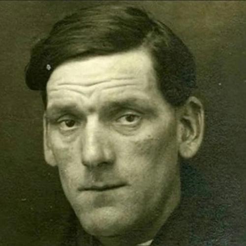 Джон прист был одним из 150 кочегаров на 