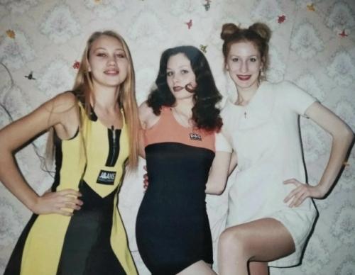 В 90 х к дискотеке готовились так, чтобы это было видно ещё из соседнего двора. 07