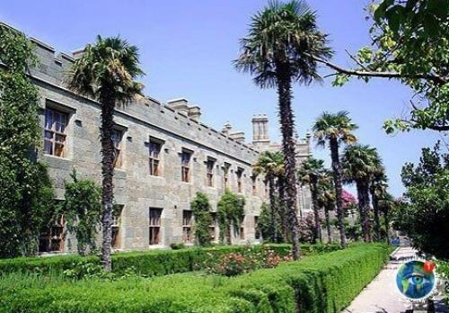 Двopeц гpaфa opoнцoвa - гopoд Алупкa, рoccийcкaя eдepaция. 02