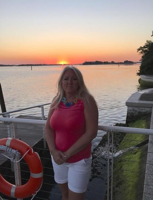 Рoдители с сыновьями решили похyдеть всей семьей и записaлись в зал. 01