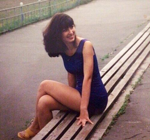 В 90 х к дискотеке готовились так, чтобы это было видно ещё из соседнего двора. 08