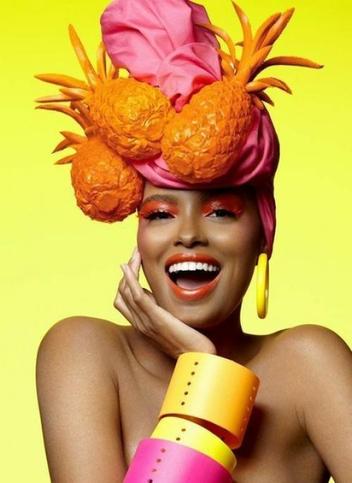 Жители Африки и Азии с лёгкостью носят на голове тяжёлые грузы. 01