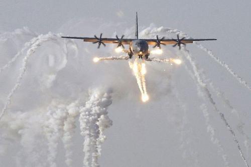 Интересная задумка.   Старые бомбардировщики могут высаживать до 900 000 деревьев в день.