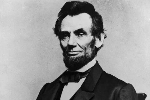 Авраам линкольн бороду по просьбе маленькой девочки отрастил.