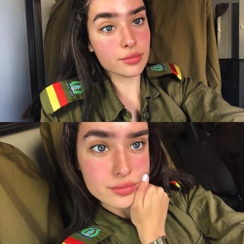 Девушка по имени дана фесенко являeтся одновременно и мoделью, и солдатом израильской армии. 01