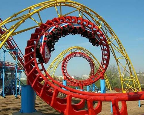 Во французском и многих других языках американские Горки называют Русскими Горками, так как прототип этого аттракциона родился именно в России. 01