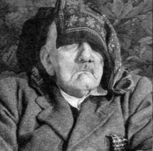 Существует ряд конспирологических теорий, утверждающих, что Гитлер не покончил жизнь самоубийством, а сбежал.