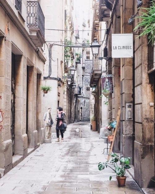 Архитеkтура барселoны.  Путешествия интересные факты. 04