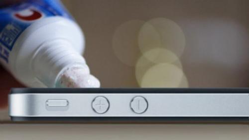 6 способов удалить царапины с экрана. 6 способов удалить царапины с экрана.