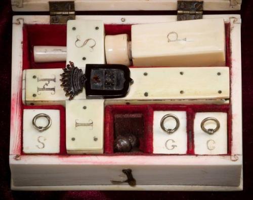 Набор для убийства вампиров, конец XIX века. 02