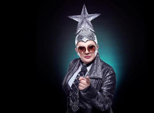 Андрей Данилко ответил на вопрос журналиста о своём отношении к россиянам, которые посещают его выступления за границей. 01