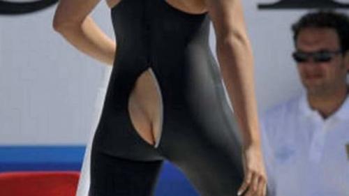 Американка получила серьёзную травму во время катания на водной Горке в парке Диснейленд в день своего 30-летия. 02