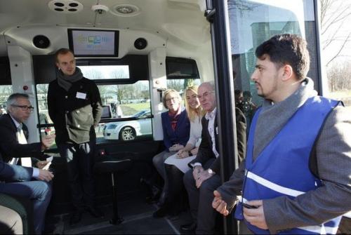 Wepod - первый беспилотный микроавтобус на общественных дорогах в Нидерландах. 01