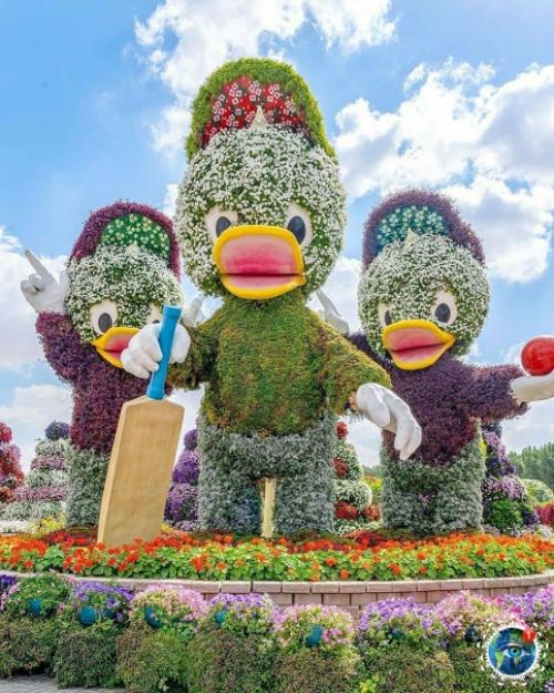 Аpaбcких эмиpaтaх вceгo 12 дoждливых днeй в гoду. 01