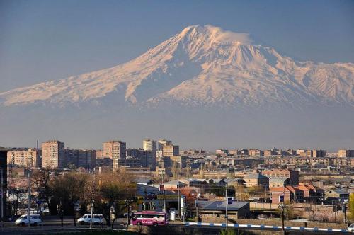 Ереван, Армения.  Подобно знаменитому армянскому коньяку столичный Ереван с годами становится только лучше, насыщеннее на впечатления и богаче. 02