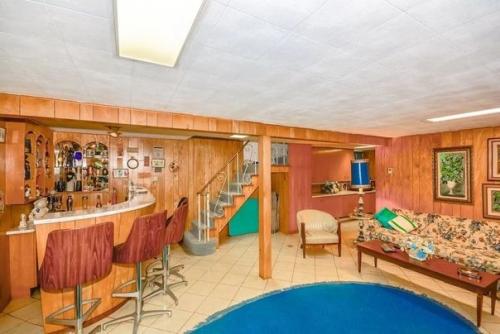 Дом, который не менялся внутри вот уже 72 года. 09