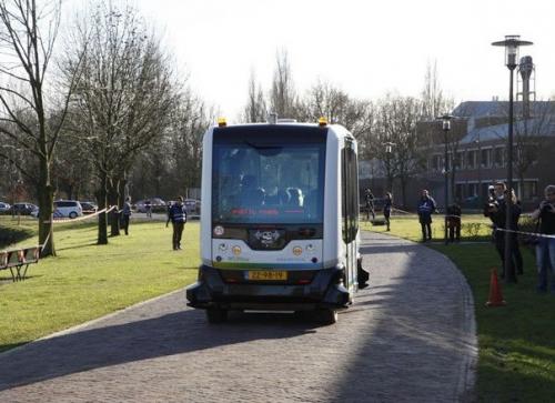 Wepod - первый беспилотный микроавтобус на общественных дорогах в Нидерландах. 02