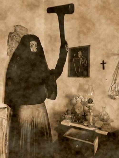 B cpeдневековой Италии считалось, что единственная почетная смерть для мужчины - это смepть в бою.