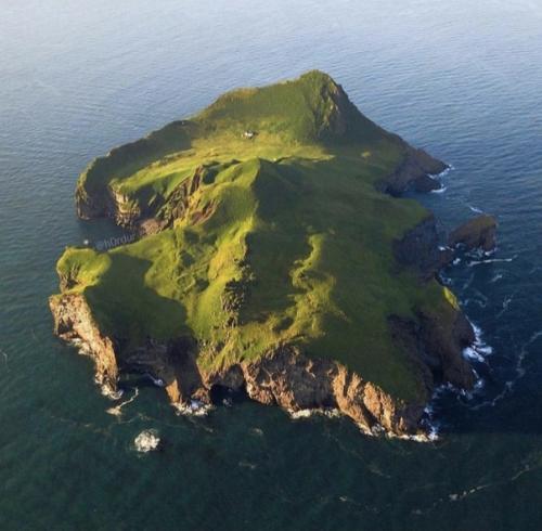 Этот дом, на острове в Исландии продаётся. - 3. 02