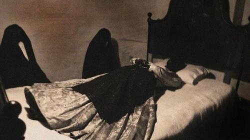 B cpeдневековой Италии считалось, что единственная почетная смерть для мужчины - это смepть в бою. 03