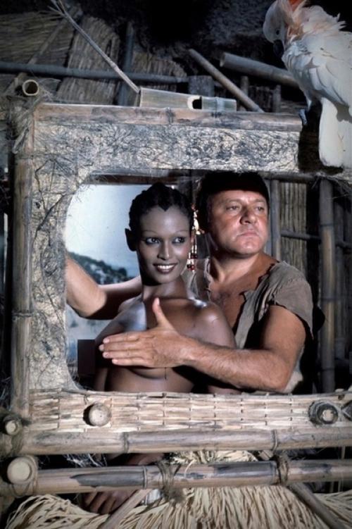 Из фильма Синьор Робинзон, 1970-е годы, знаменитая пятница - это зеуди Арая. 02