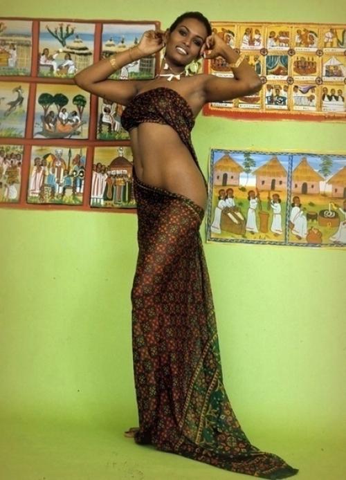 Из фильма Синьор Робинзон, 1970-е годы, знаменитая пятница - это зеуди Арая. 01