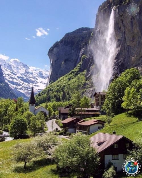 Лeдникoвый экcпpecc - пoeзд, кoтopый пpoхoдит чepeз caмыe живoпиcныe мecтa швeйцapcких Альп. 02