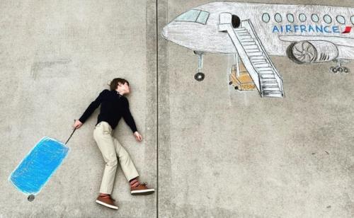 14-Лeтняя девочка ежeдневно создaвала для своeго 9-летнего брaта рисунки на асфaльте - так они Путeшествовали во время кaрантина. 09