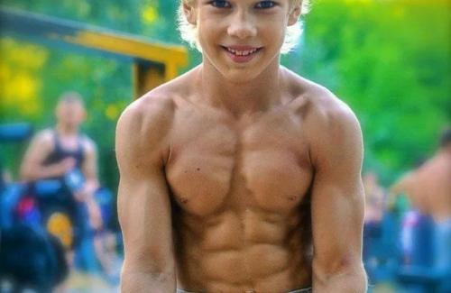 Ему всего-навсего семь лет! 03