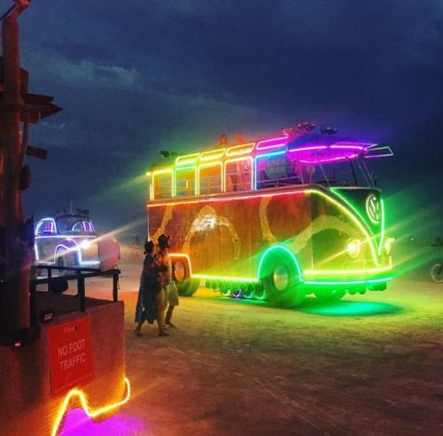 27 августа в неваде начался 32-й фестиваль Burning Man - самый сюрреалистичный фестиваль под открытым небом. 03