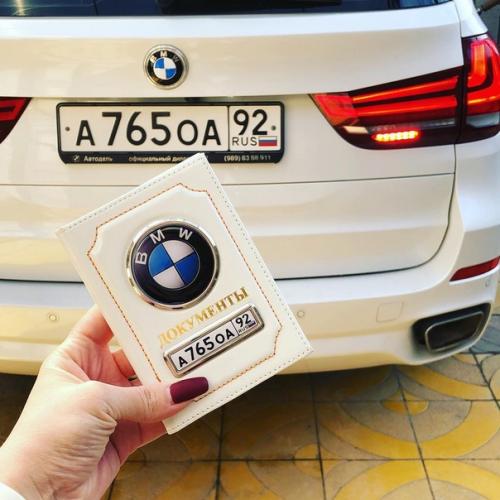 Стильная кожаная обложка для документов. 01