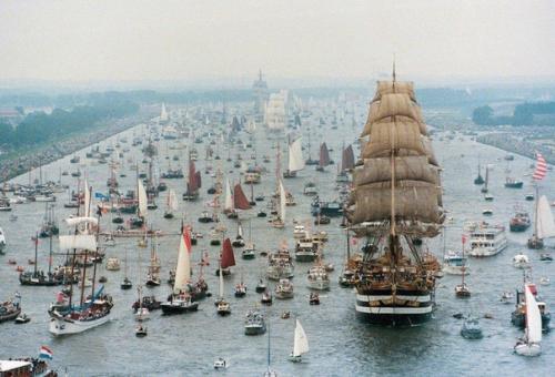 Парад кораблей Sail Amsterdam - грандиозное мероприятие, которое проводится в Амстердаме раз в пять лет.